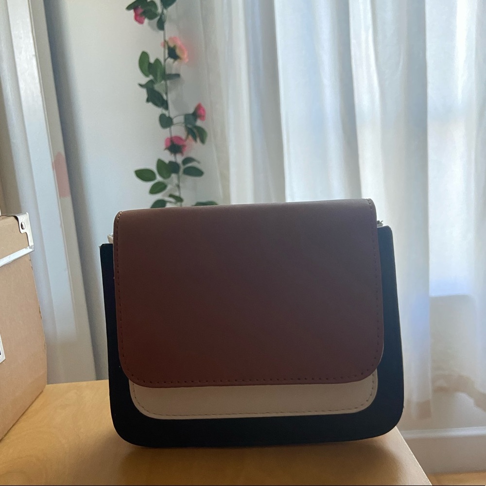 Purse - Crossbody or Clutch - Brown, Black & White🤎🤍🖤